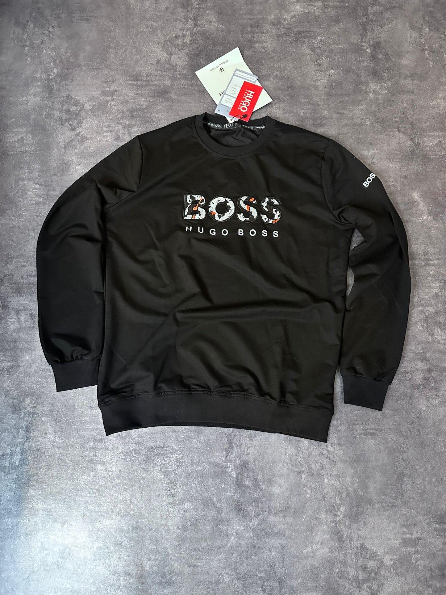 Sudadera Hugo Boss negra logo tricolor