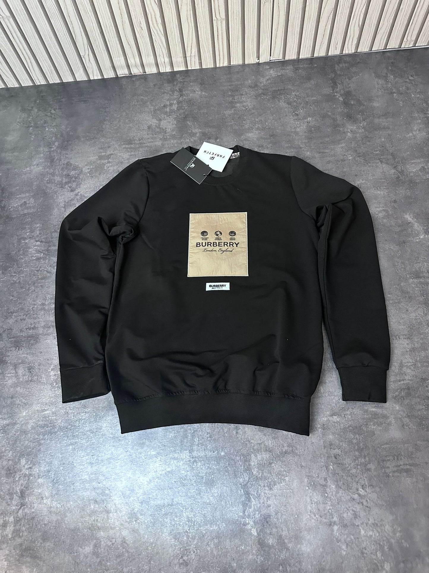 Sudadera Burberry negro logo marron y negro