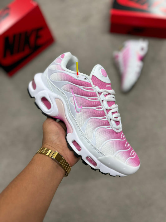 Nike TN blanca y rosa logo blanco contorno rosa