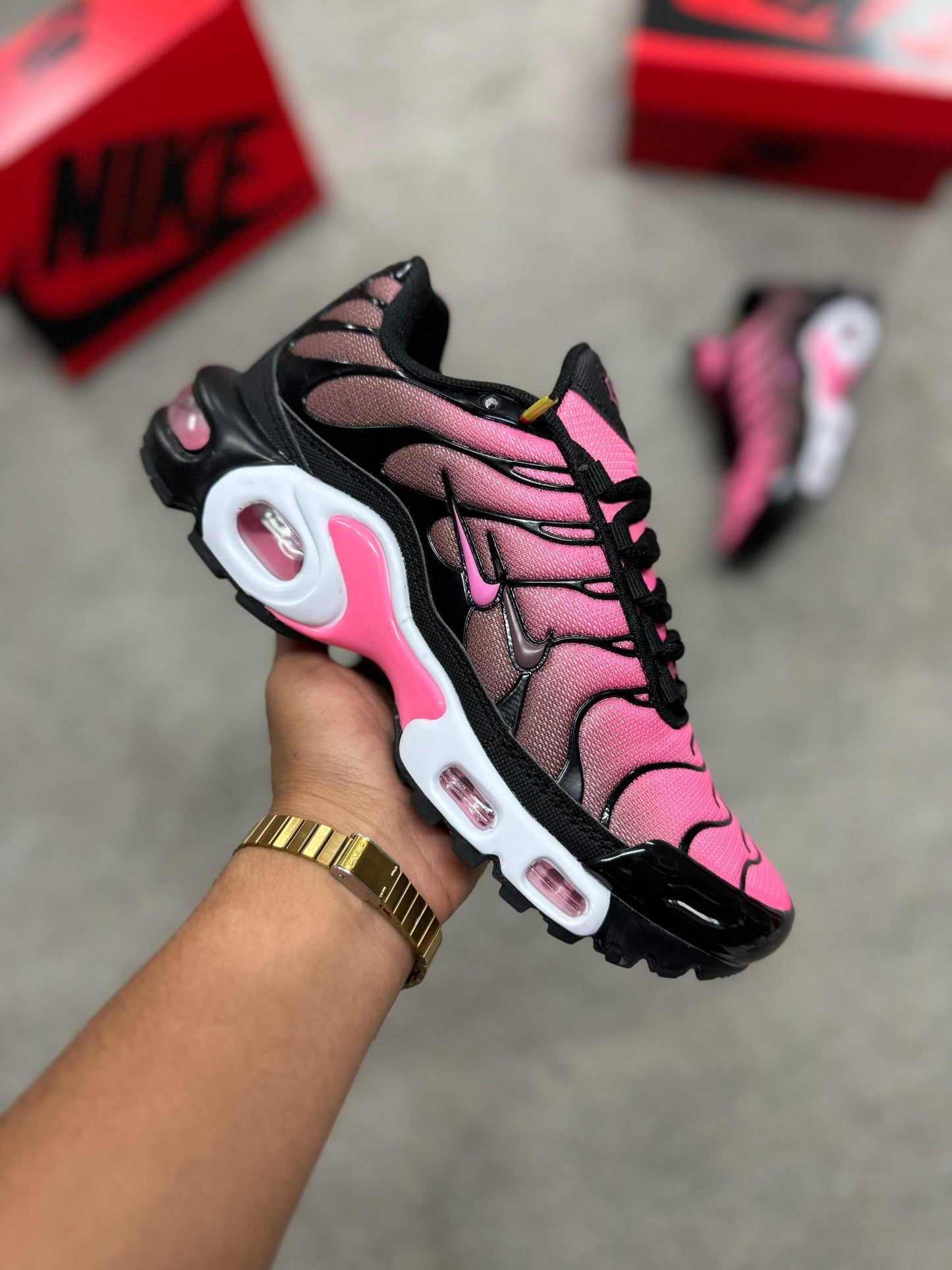 Nike TN rosas y negras doble logo