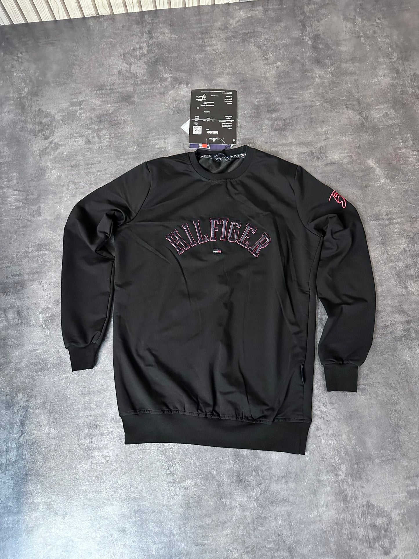 Sudadera Tommy Hilfiger negro logo en pecho