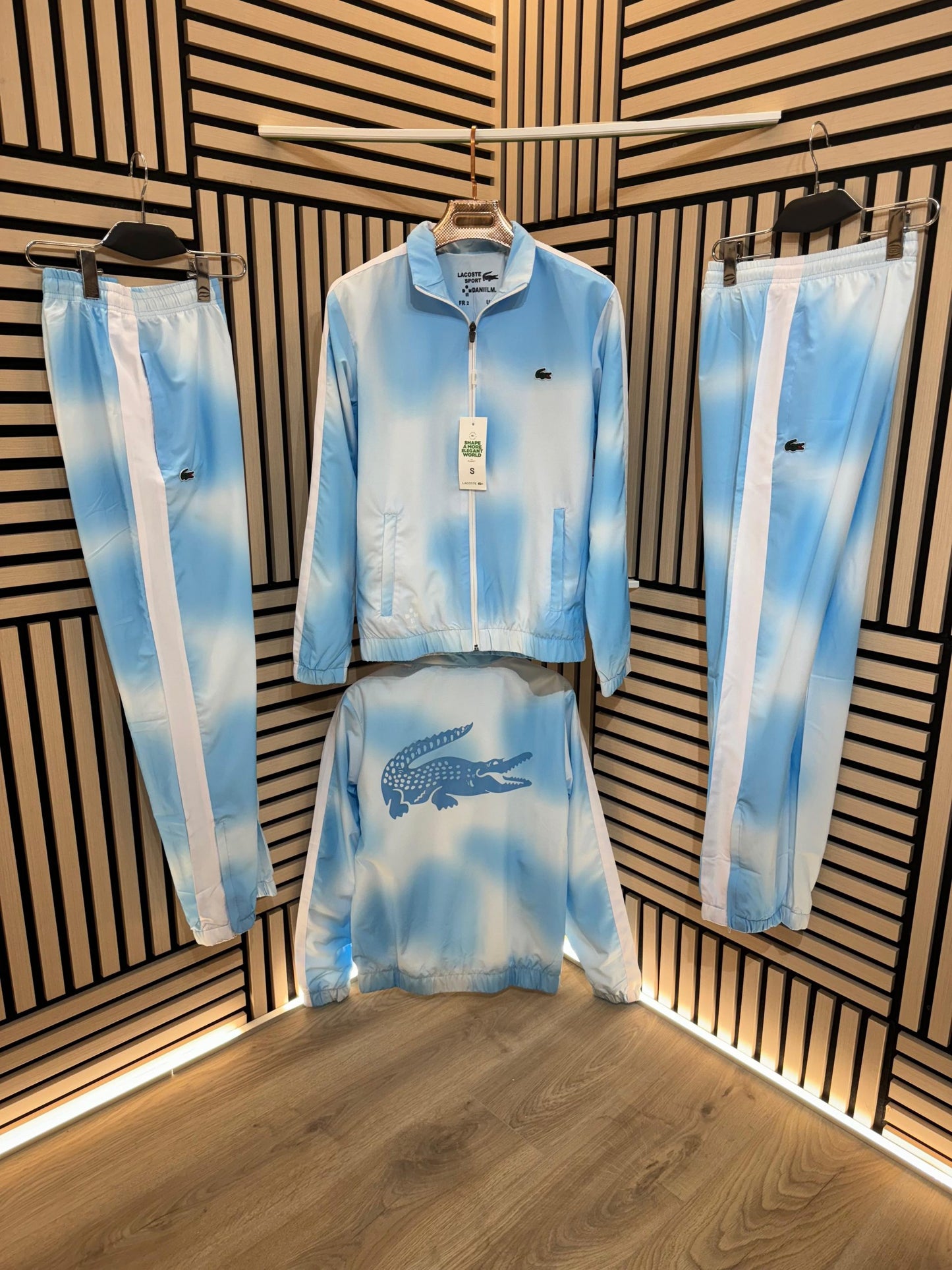 Chandal lacoste azul y blanco logo verde