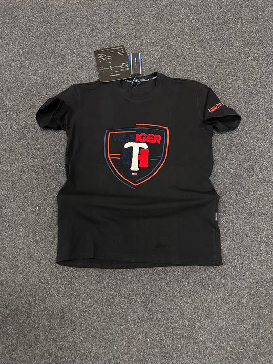 Camiseta TOMMY negra logo tricolor