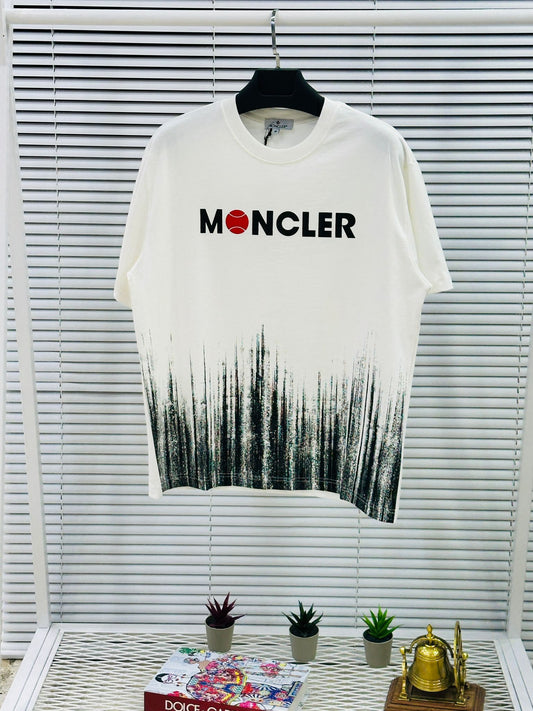 Camiseta moncler blanca logo negro detales rojos oversize