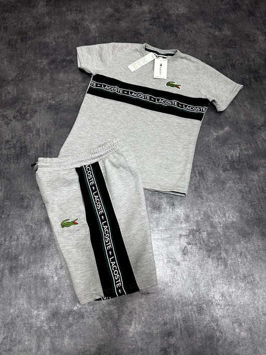 Conjunto lacoste gris detalles negros logo verde