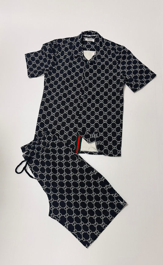 Conjunto Gucci negra logo blanco