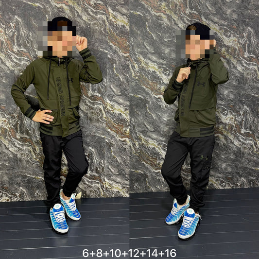 Chandal Under Armour verde bosque y negro niños