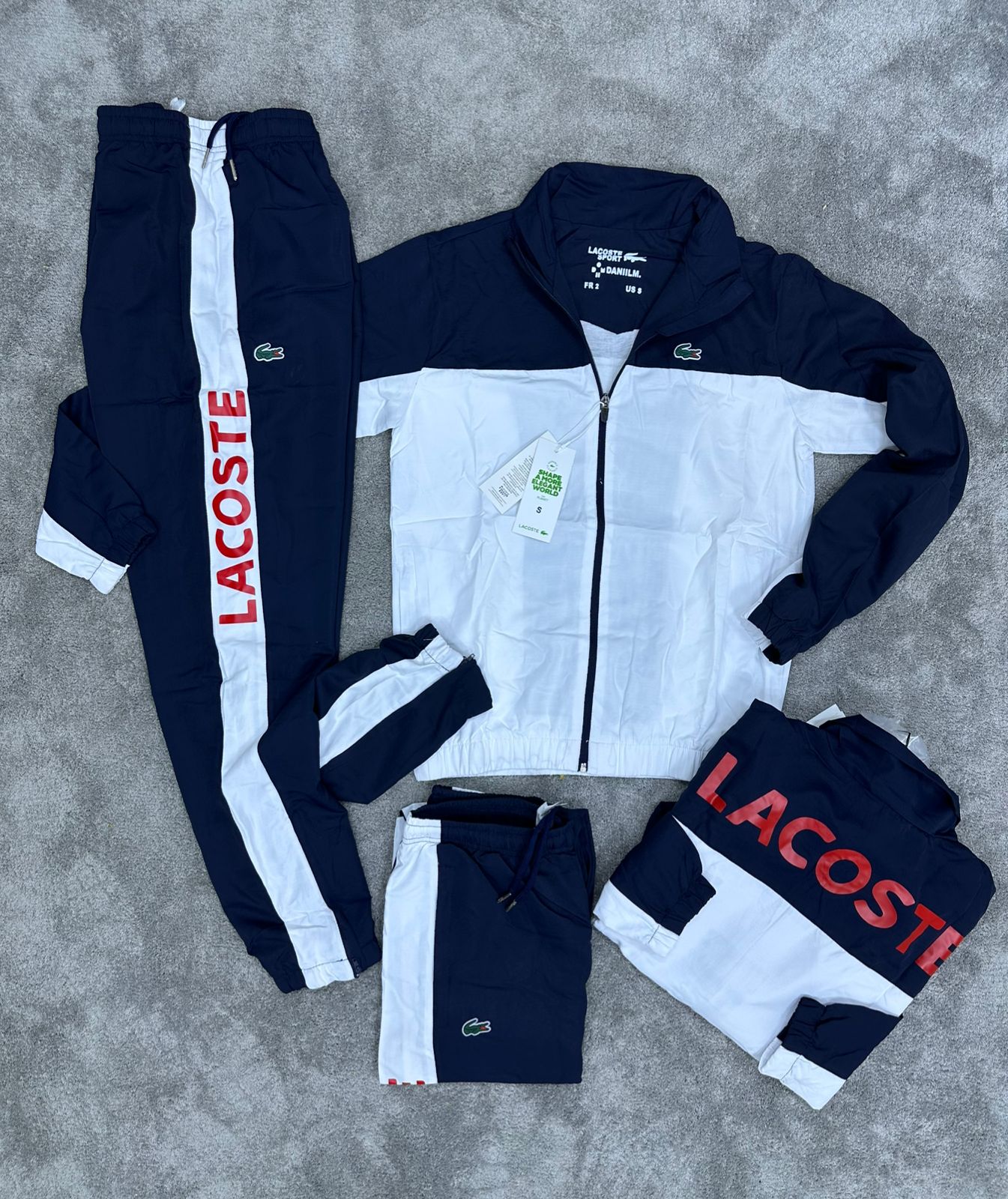Chandal LACOSTE blanco y azul marino logo verde