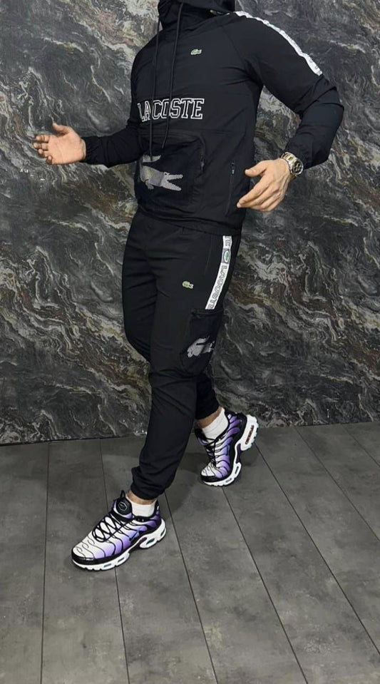 Chandal Lacoste negro logo blanco en medio