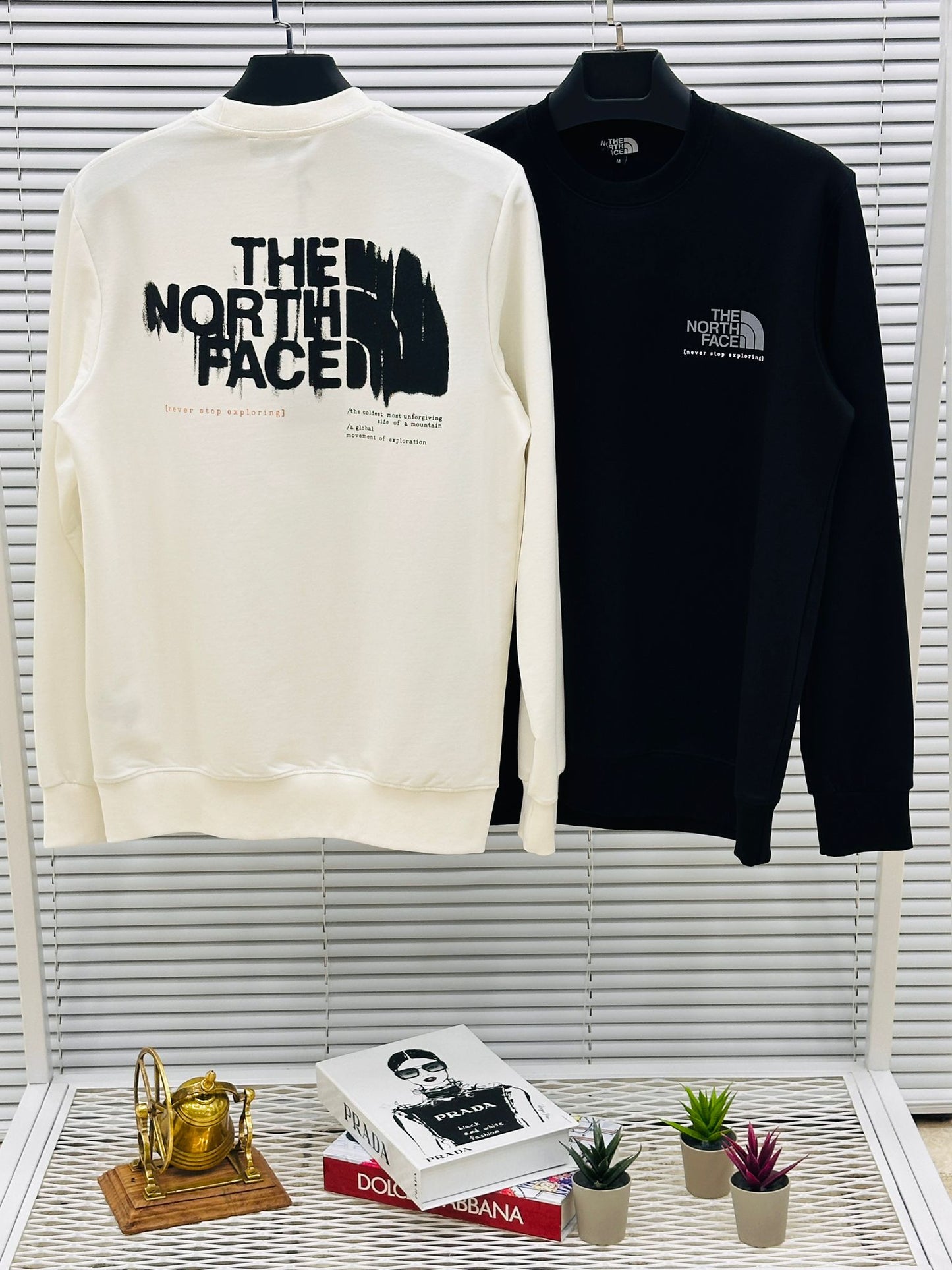 Sudadera North Face blanco logo gris