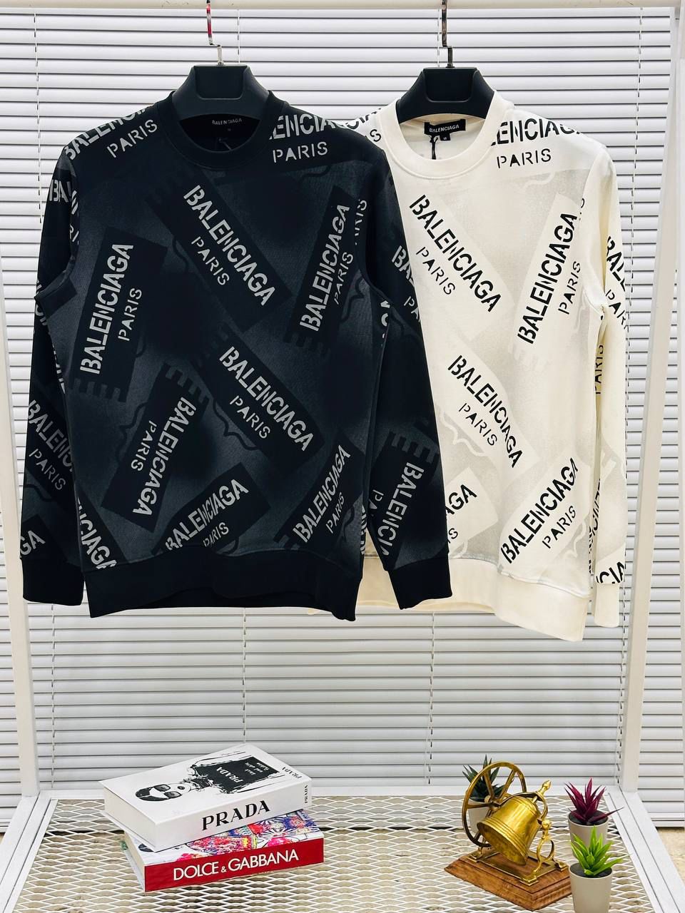 Sudadera Balenciaga negro logos blancos