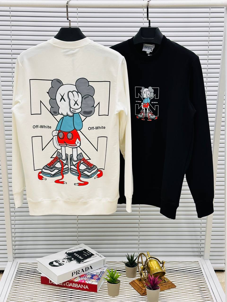 Sudadera Off White negra logo grande blanco