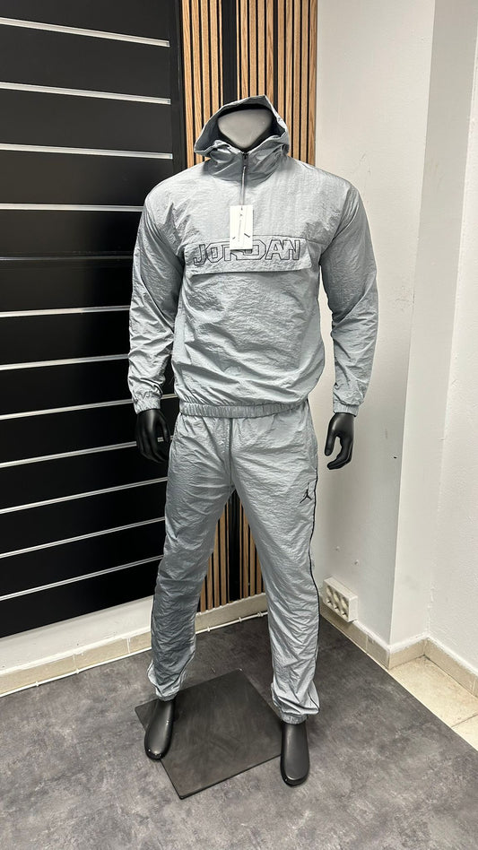 Chandal jordan gris logo negro solapa