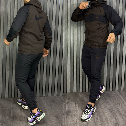 Chandal nike negro y marron logo negro