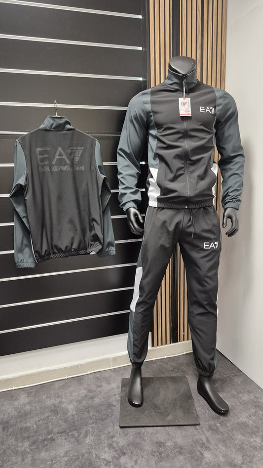 Chandal Armani negro logo blanco detalles grises