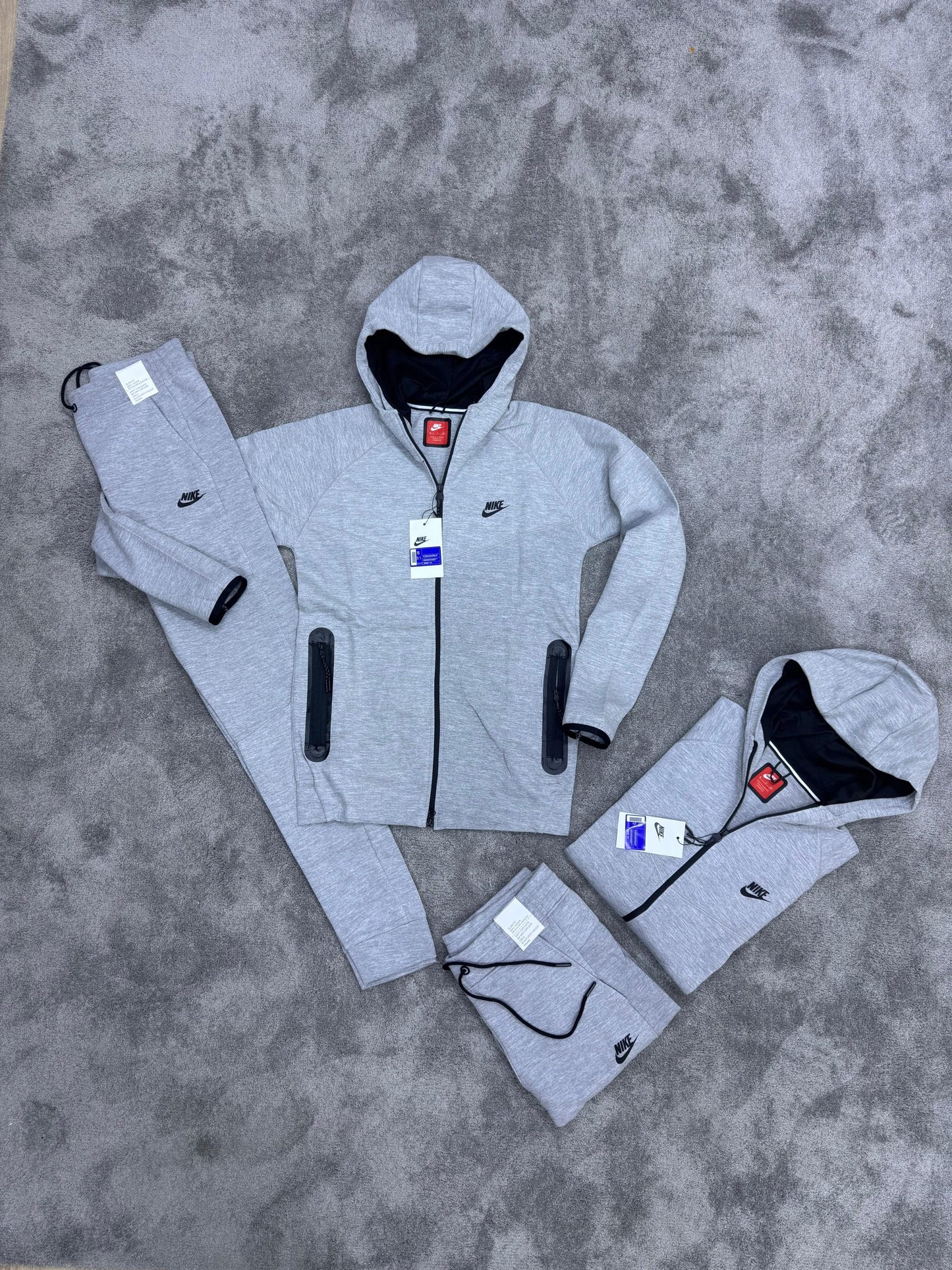 Chandal Nike Tech gris logo negro