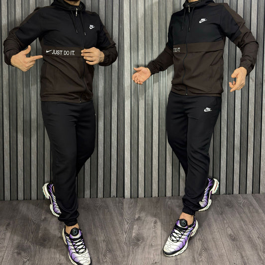 Chandal nike negro y marron logo blanco