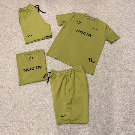 Conjunto nike nocta verde oscuro logo negro