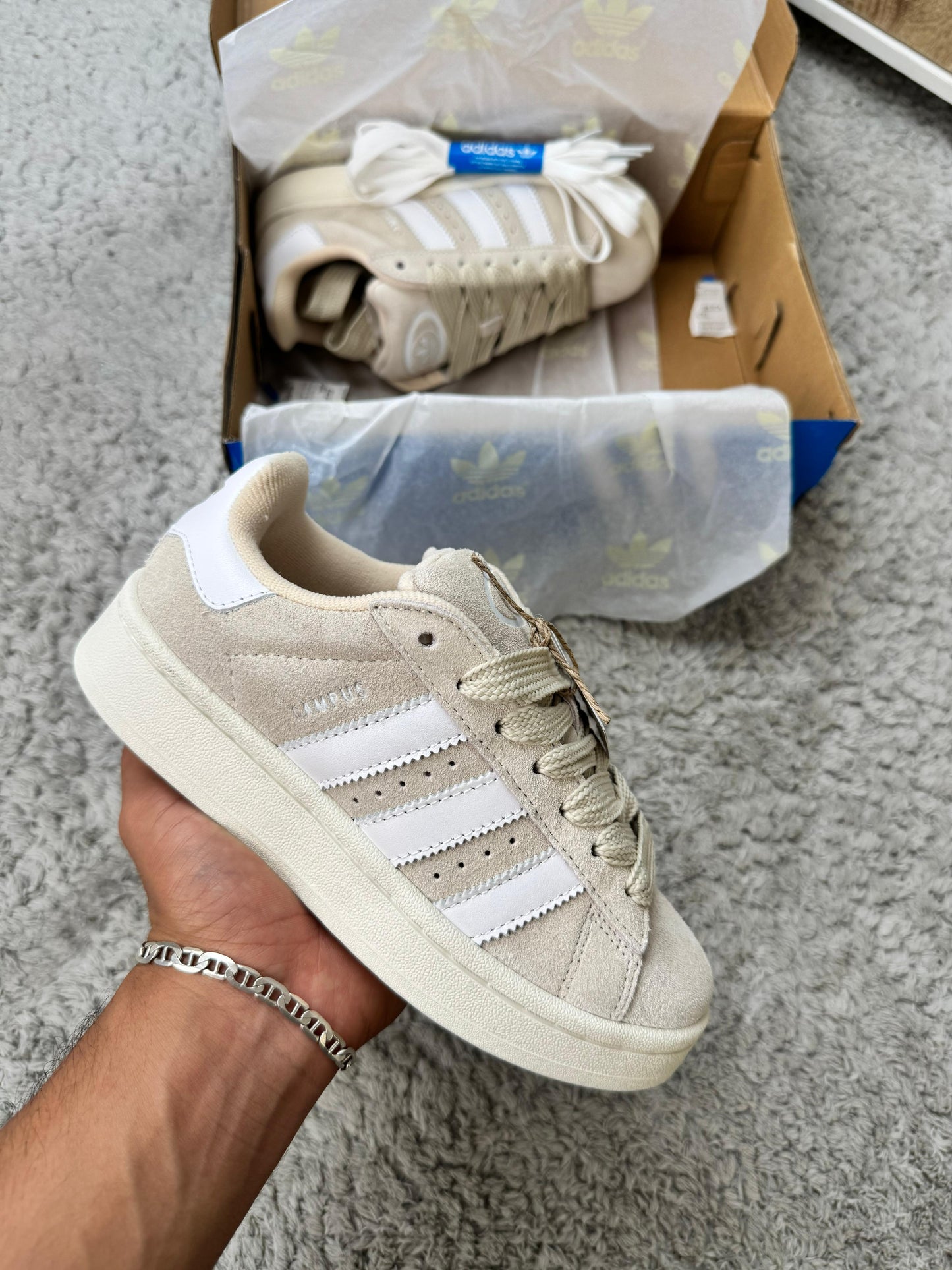 Adidas campus beige logo blanco