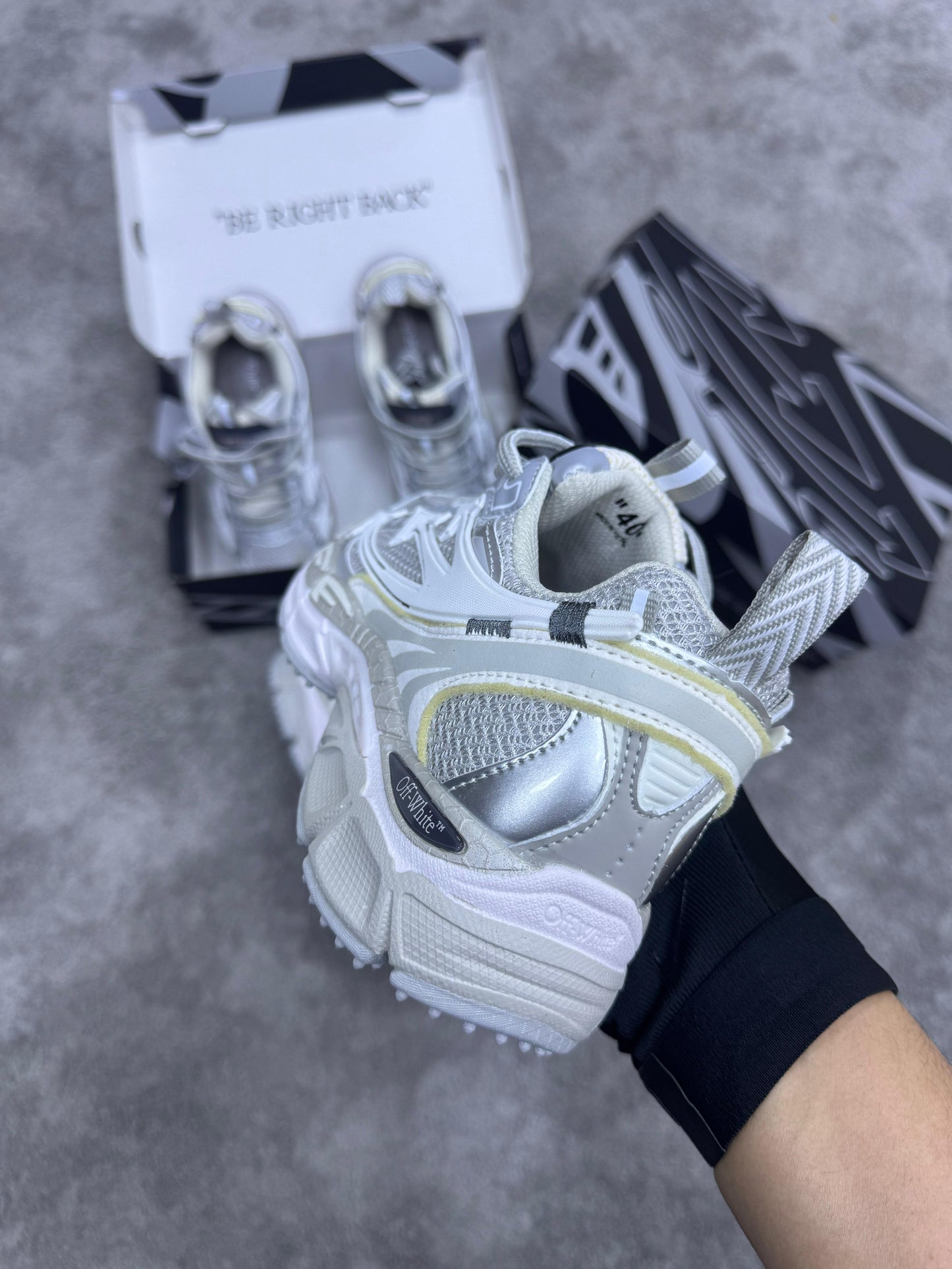 Off white blancas y grises
