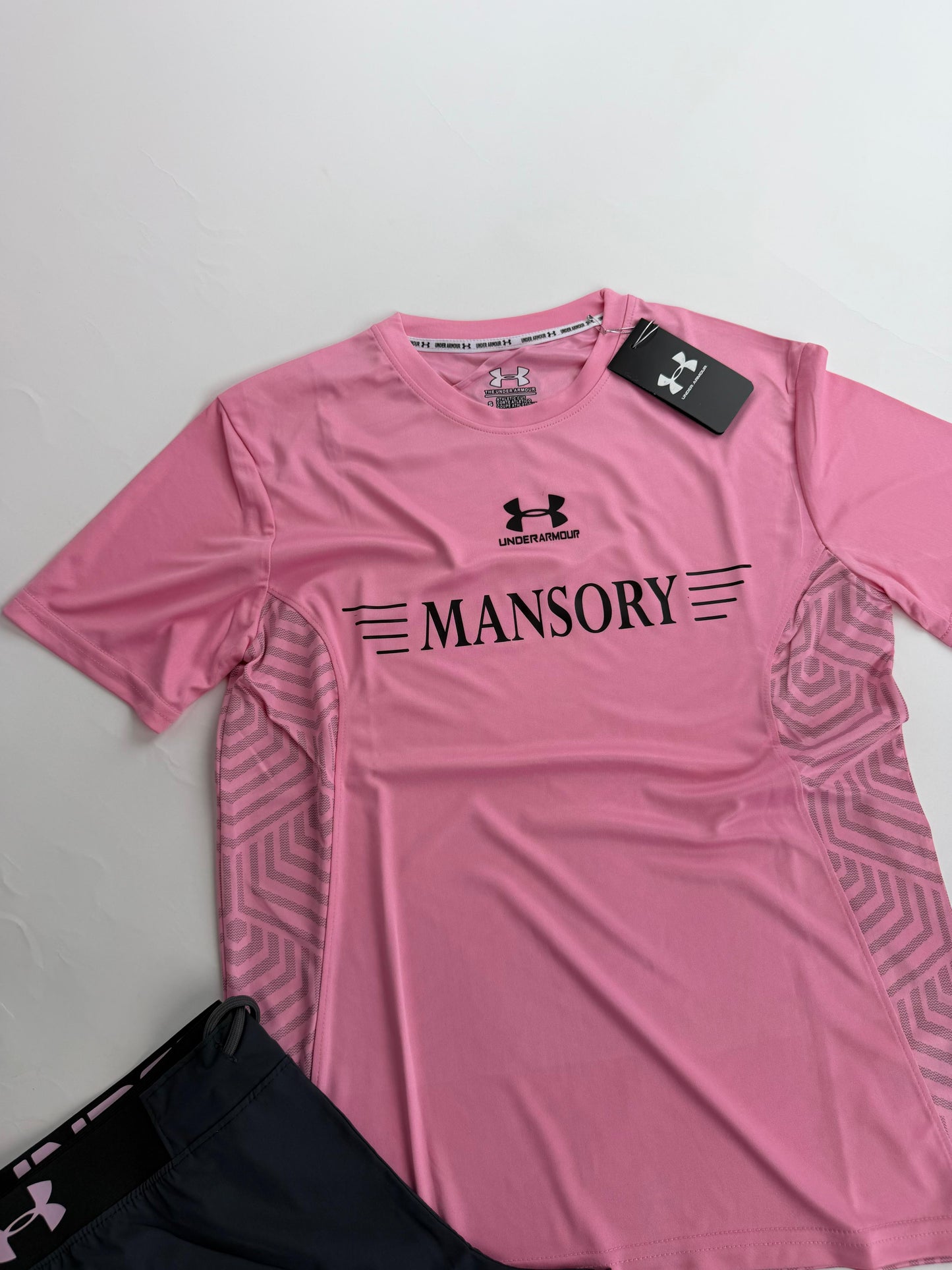Conjunto corto under armour x Mansory rosa logo negro