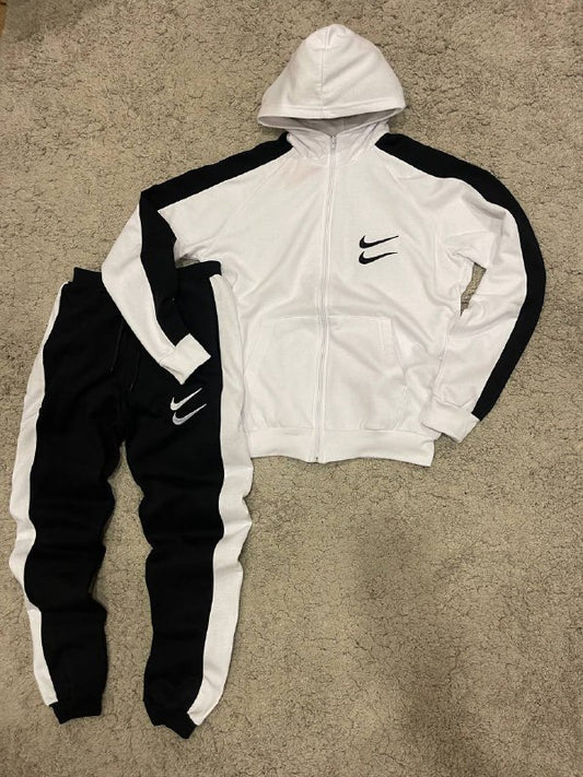 CHANDAL NIKE BLANCO LOGO DOBLE NEGRO