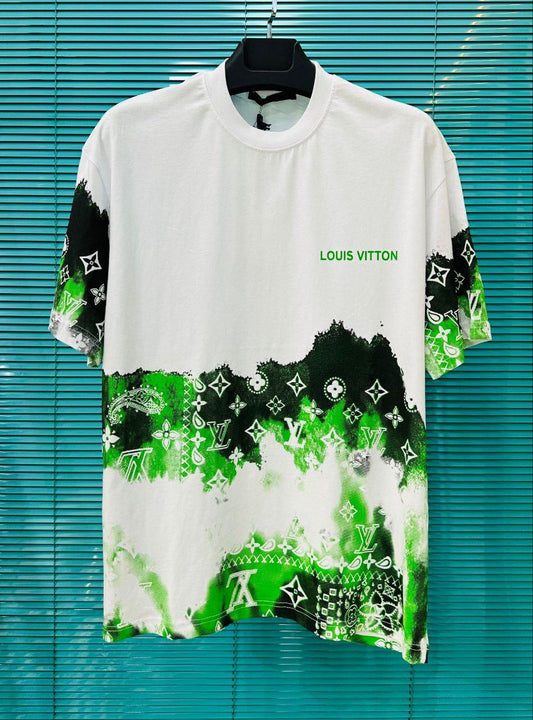 Camiseta LV blanco logo verde detalles negros