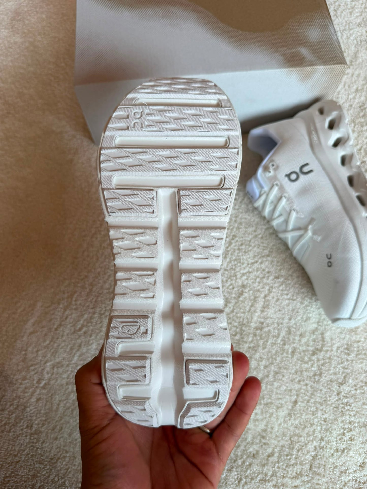 Zapatillas On Running CLOUDTILT blanco logo gris