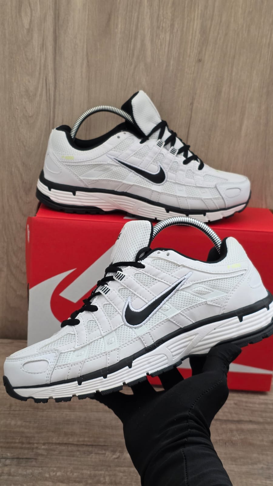 Nike p-6000 blanca logo negro