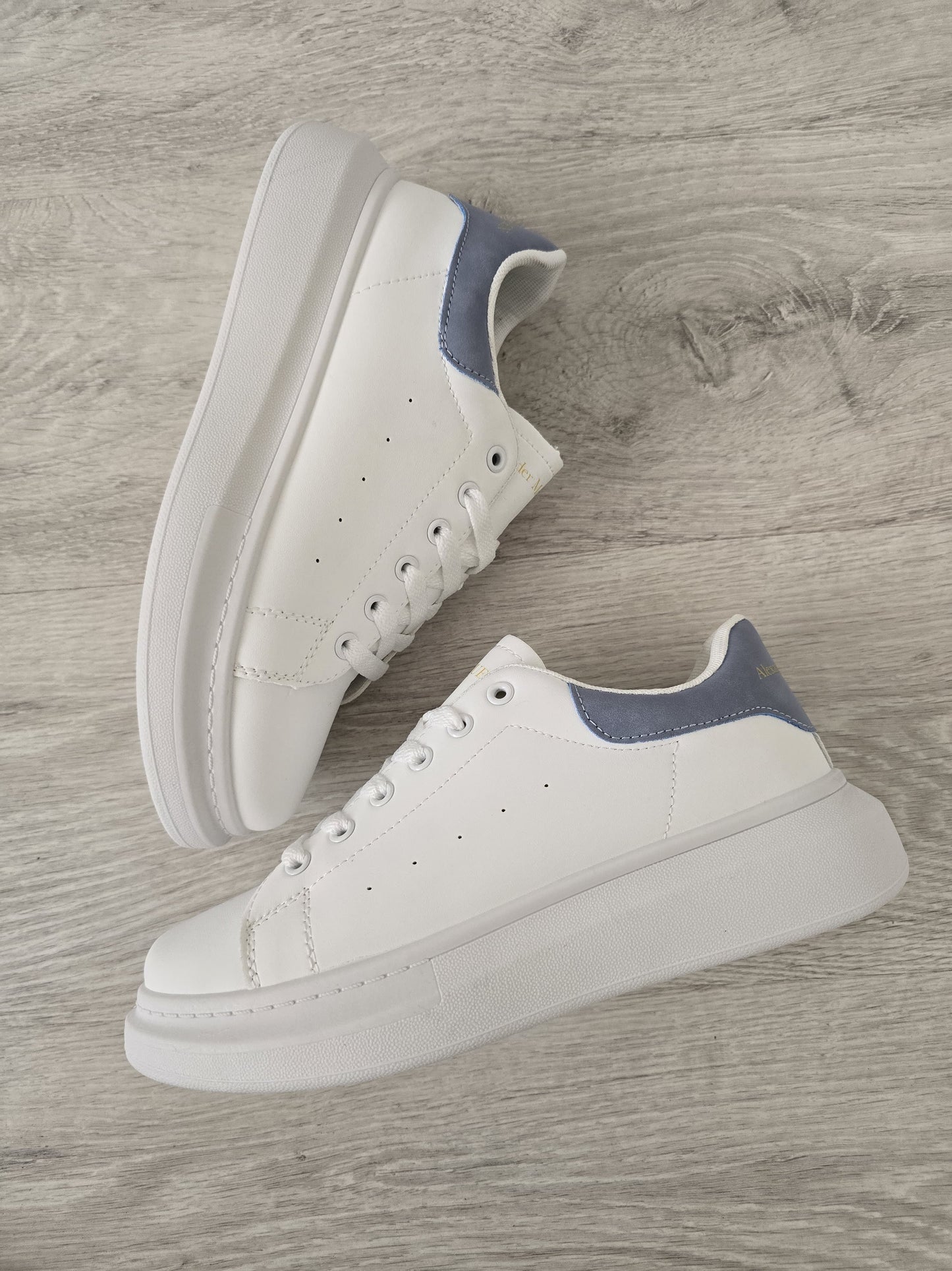 Alexander mcqueen blanca azul