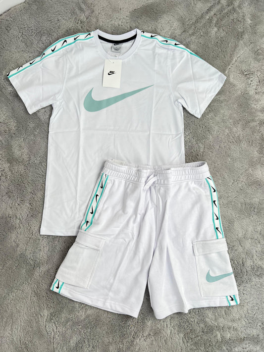 Conjunto corto blanco nike logo azul