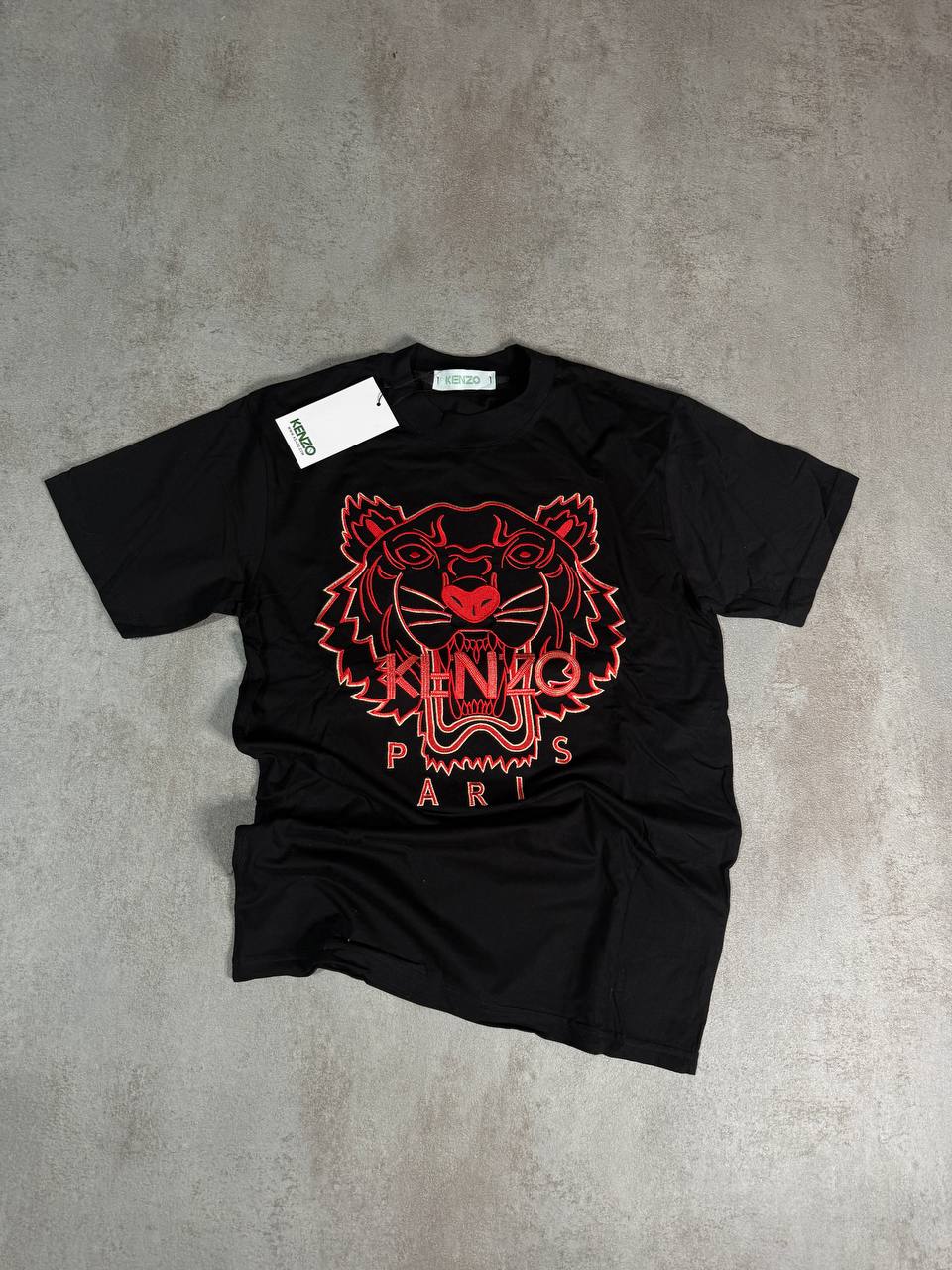 Camiseta Kenzo negro logo rojo