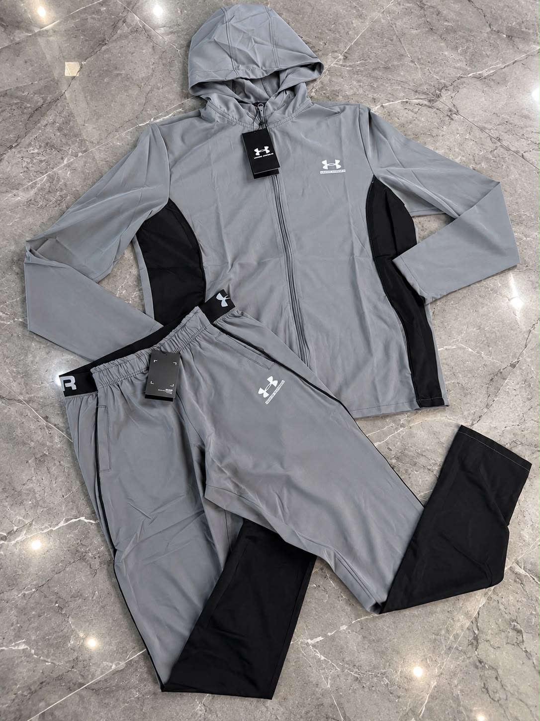 Chandal Under Armour gris logo blanco