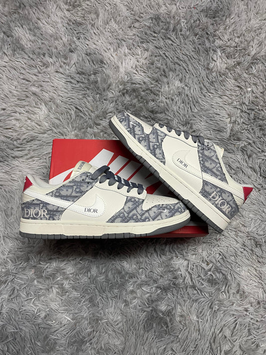 SB DUNK X DIOR logo blanco