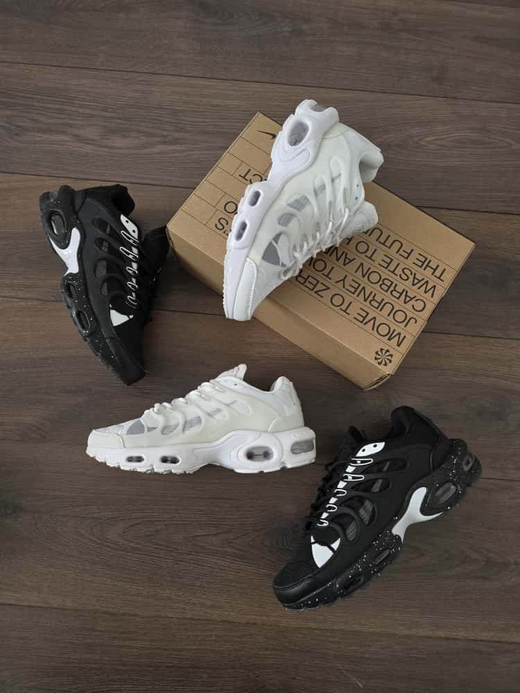 Nike ts negra logo blanco