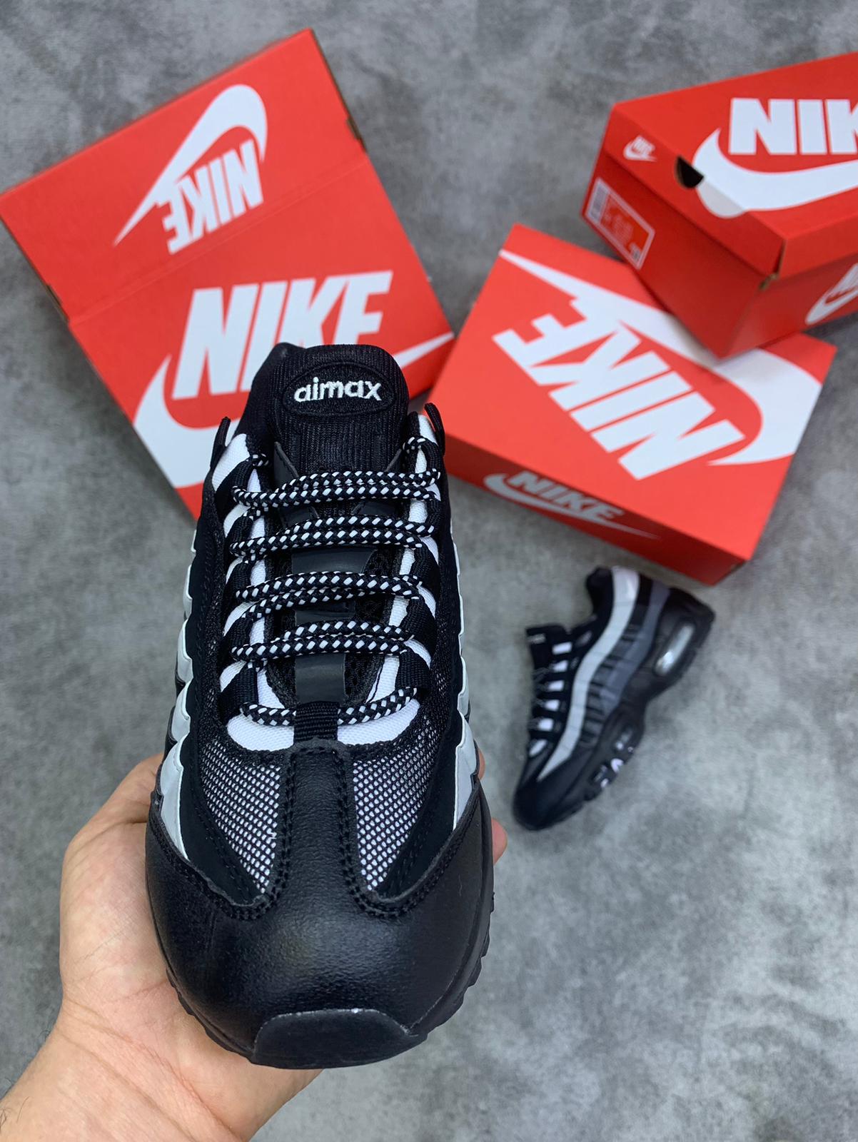 Air Max 95 tricolor logo blanco