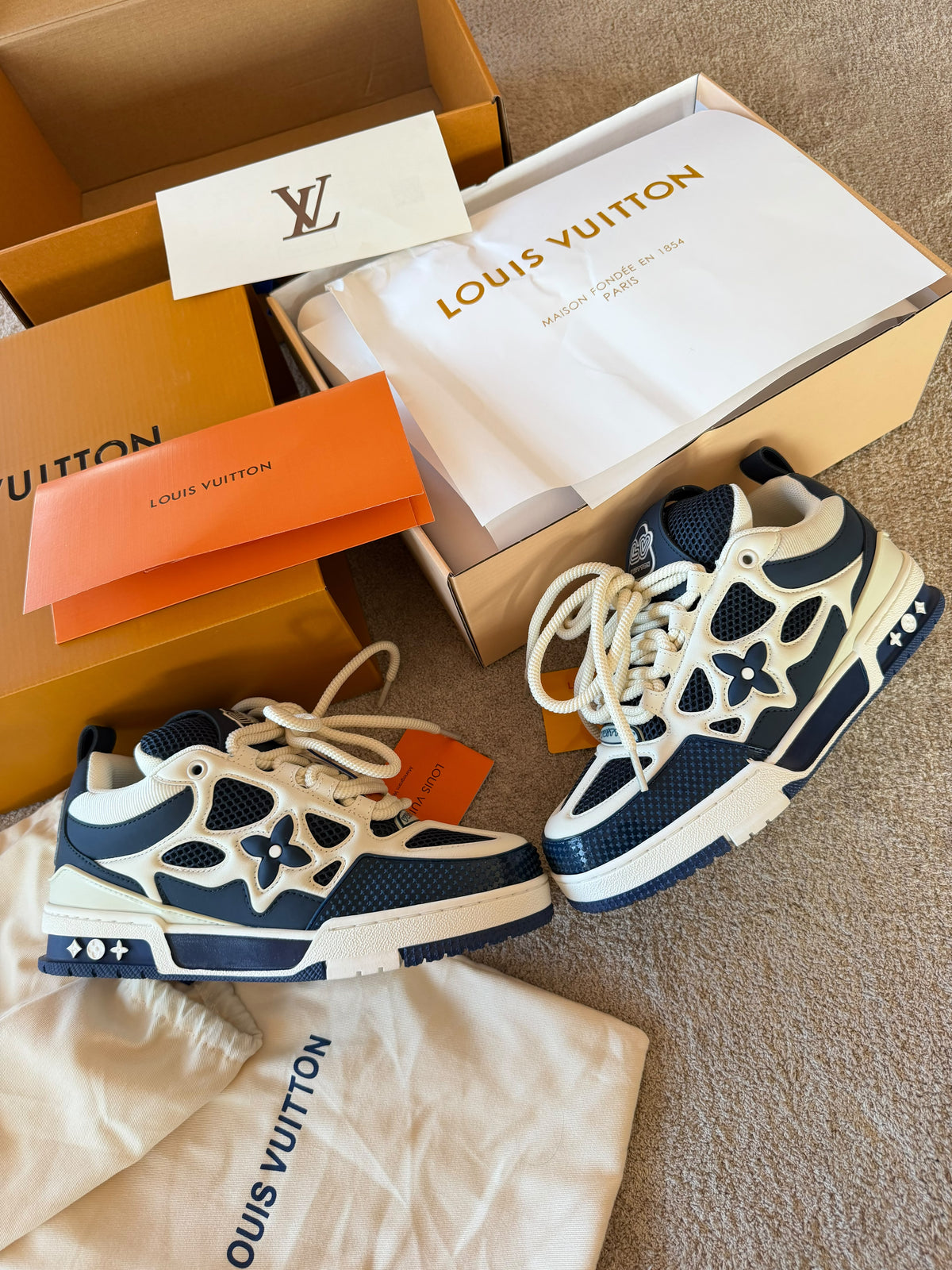 LV Skate blanca y azules