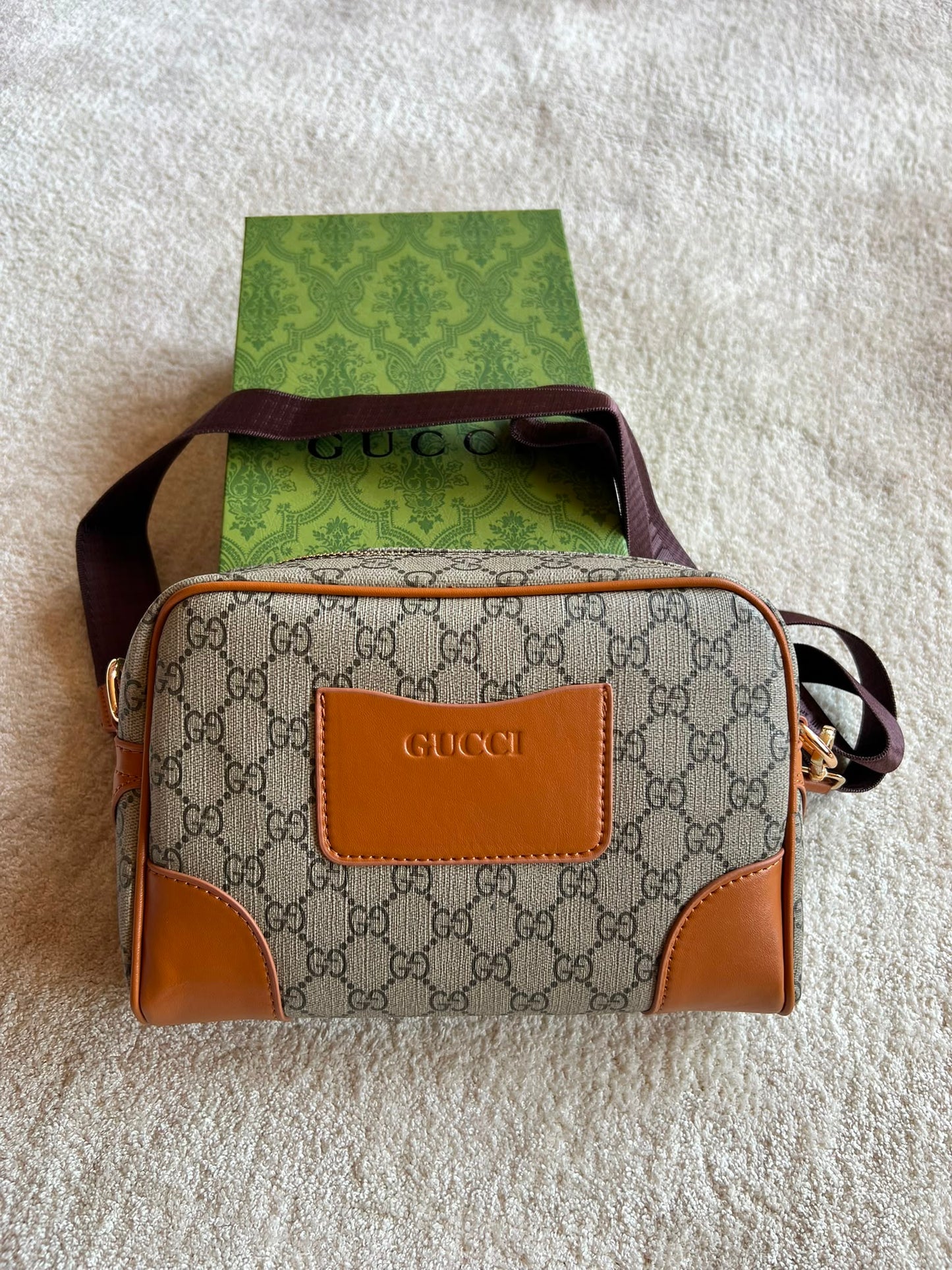 Bandolera Hombre Gucci detalles marrones