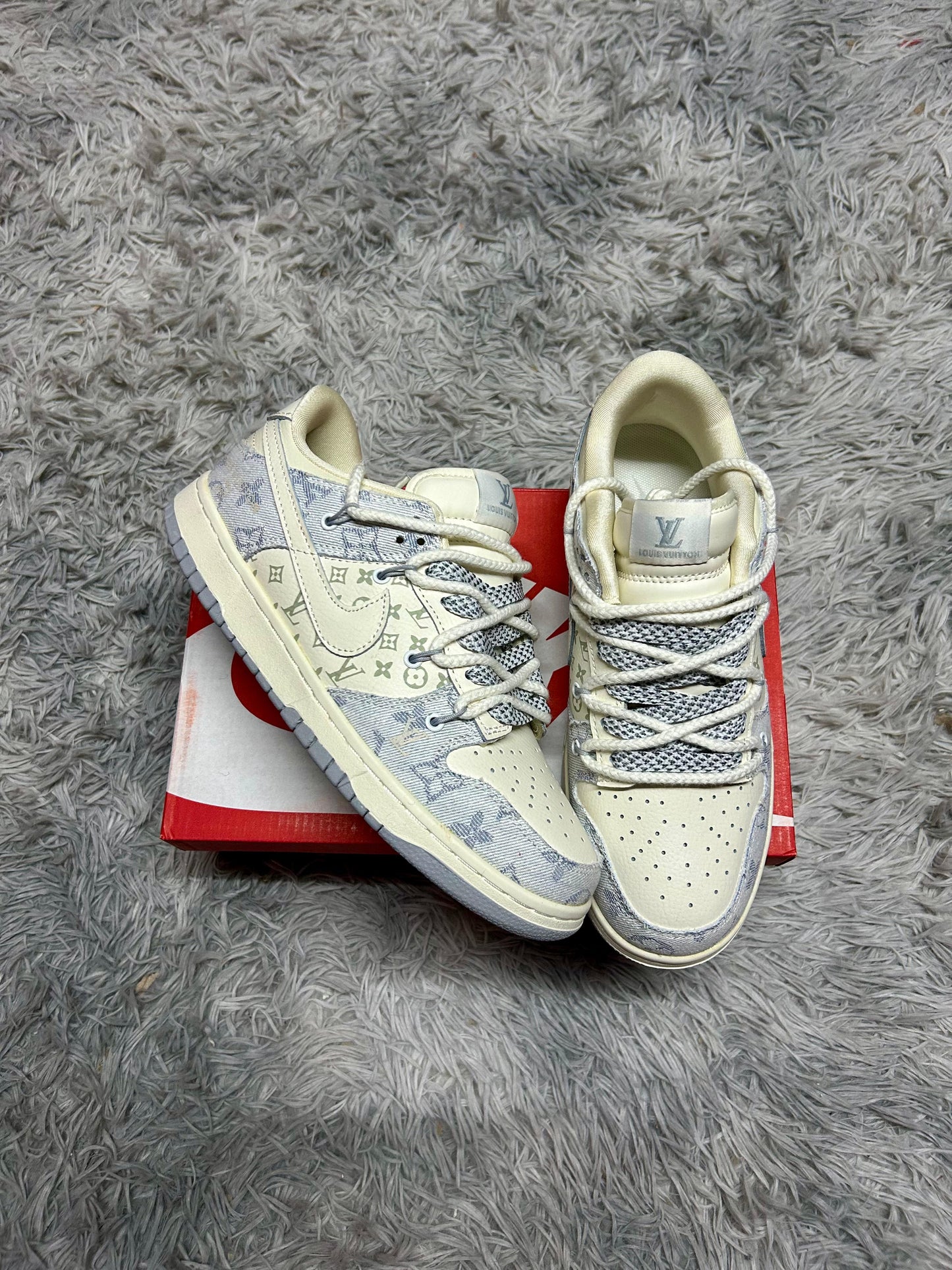 SB DUNK X LV gris crema
