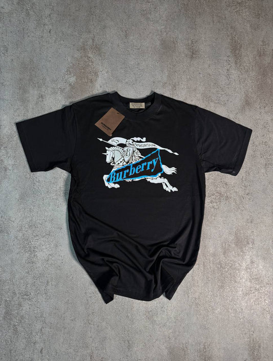 Camiseta Burberry negro caballo blanco logo azul
