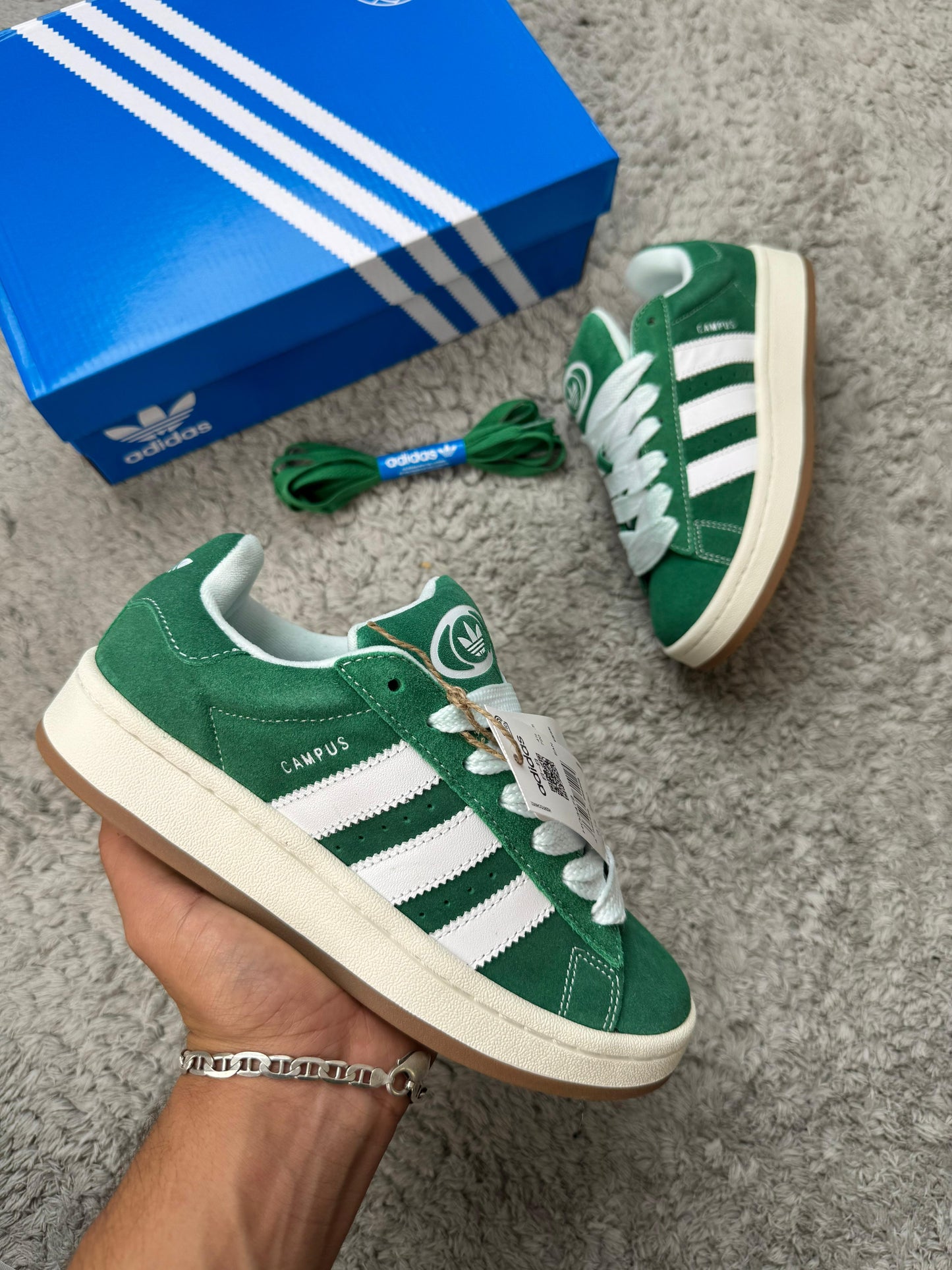 Adidas campus verdes logo blanco