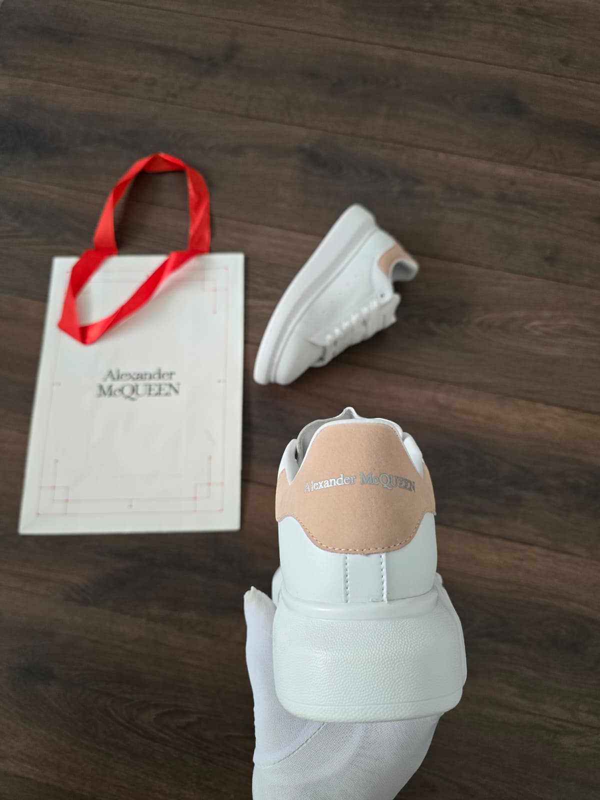 Alexander mcqueen blanca trasero rosa