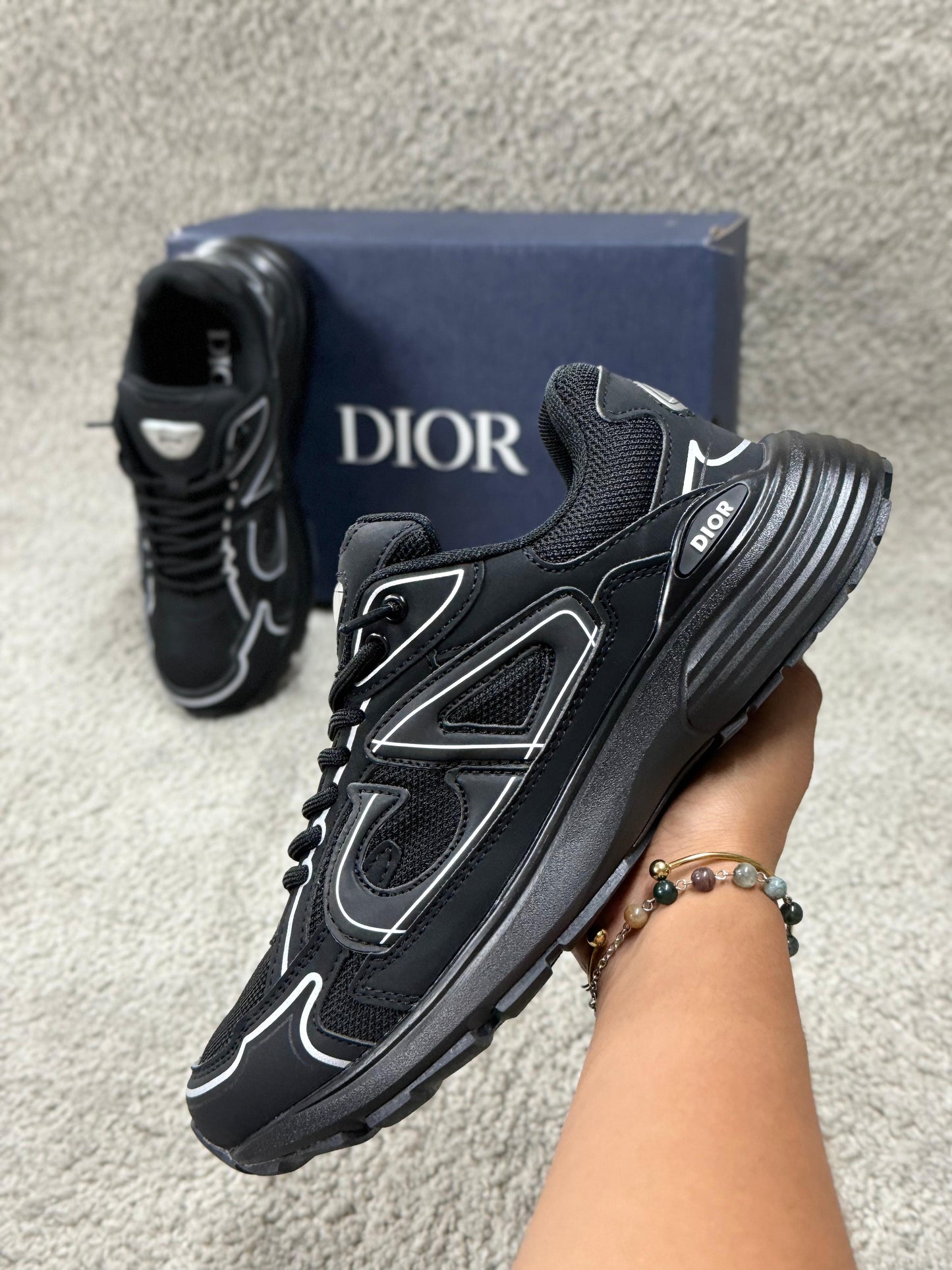 Dior b30 negras detalles blancos