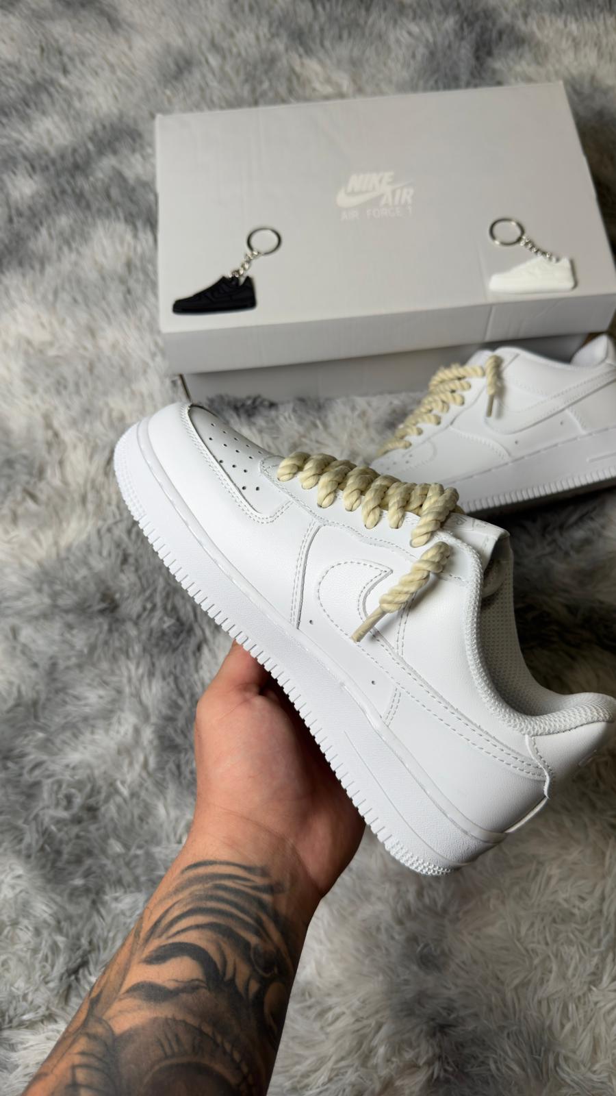 Air force blancas cordones gordos