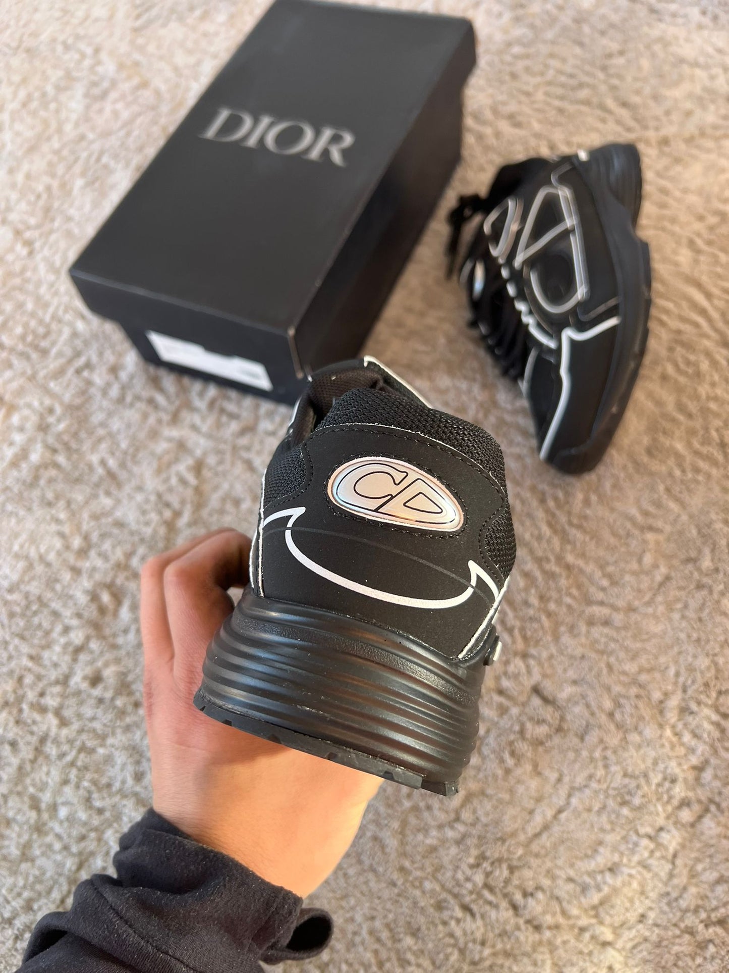 Dior B30 negras detalles blancos