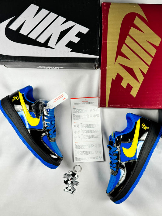 Air Force x Central Cee negras y azules logo amarillo