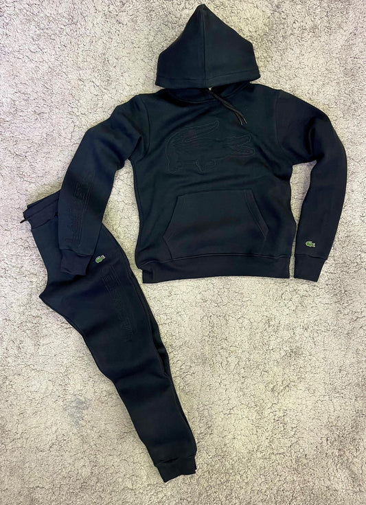 Chandal Lacoste negro cocodrilo grande en pecho