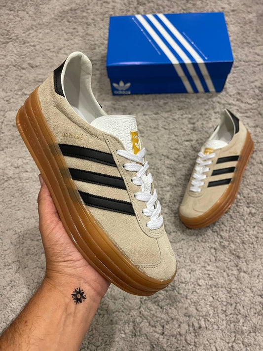 ADIDAS GAZELLE doble suela beige logo negro