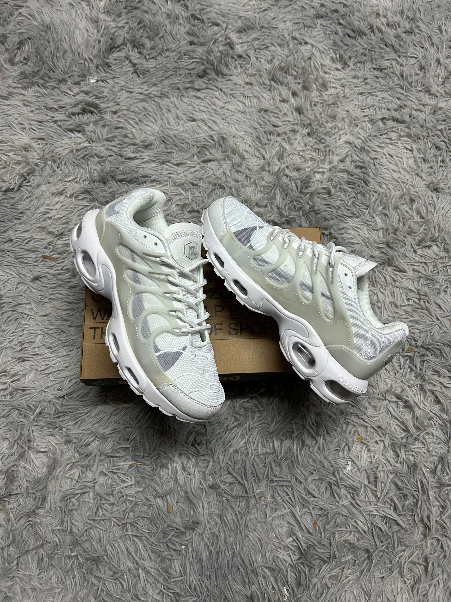 NIKE TS blancas logo negro