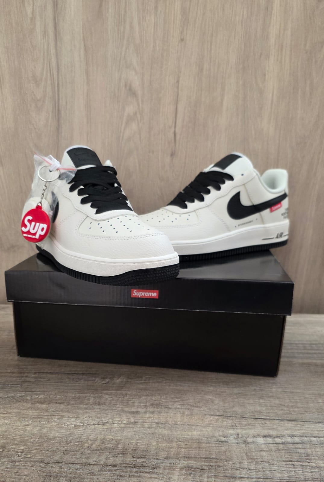 Force blanca logo negro supreme x the north face
